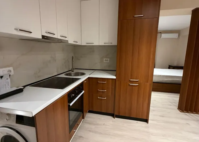 Aj - Extended Apartment Tirana
